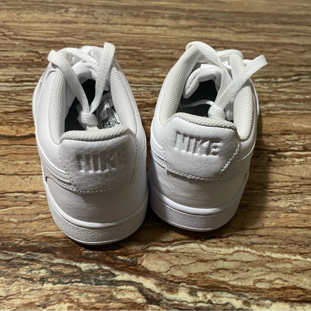 Nike White Low Top Sneakers - Picture 6 of 9